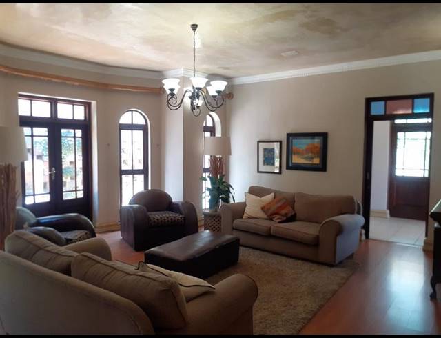4 BEDROOM HOUSE FOR SALE IN WATERKLOOF RIDGE